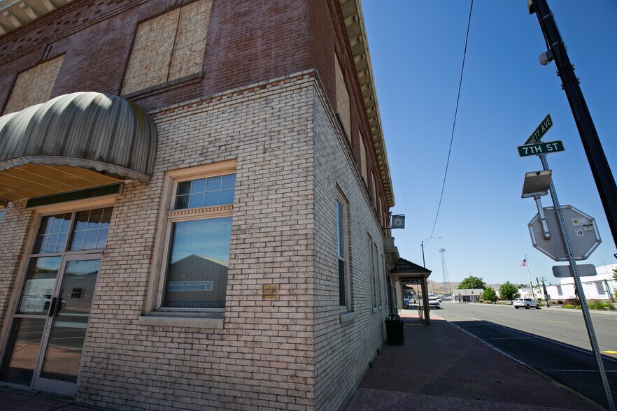 More Photos Of 601 7th St, Prosser General Retail For Sale