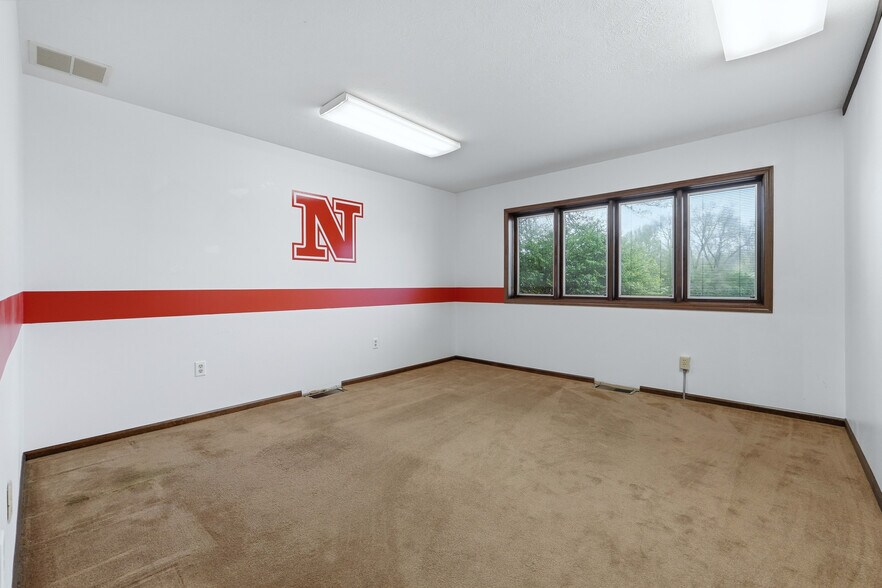 More Photos Of 3201 E Center St, Warsaw Office For Sale