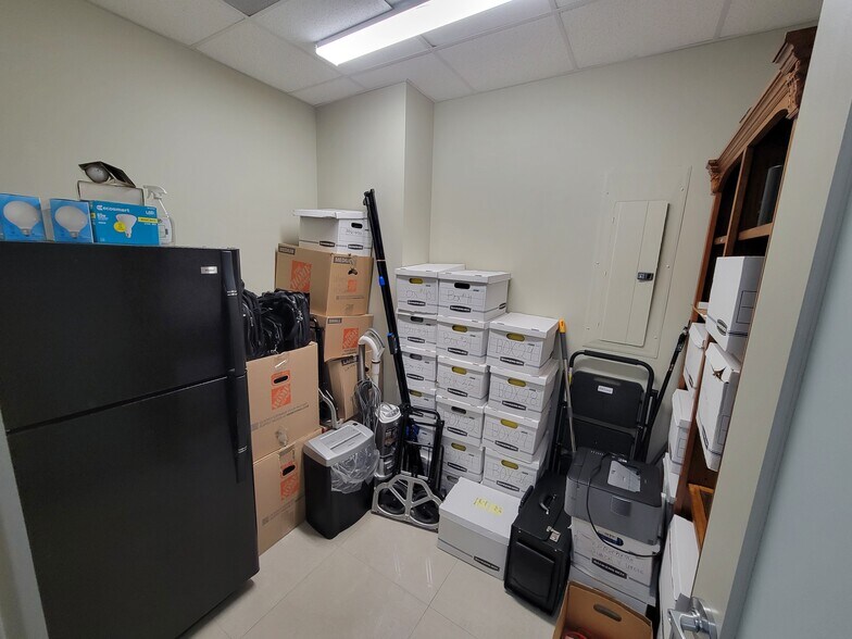 More Photos Of 5599 S University Dr, Davie Loft Creative Space For Sale