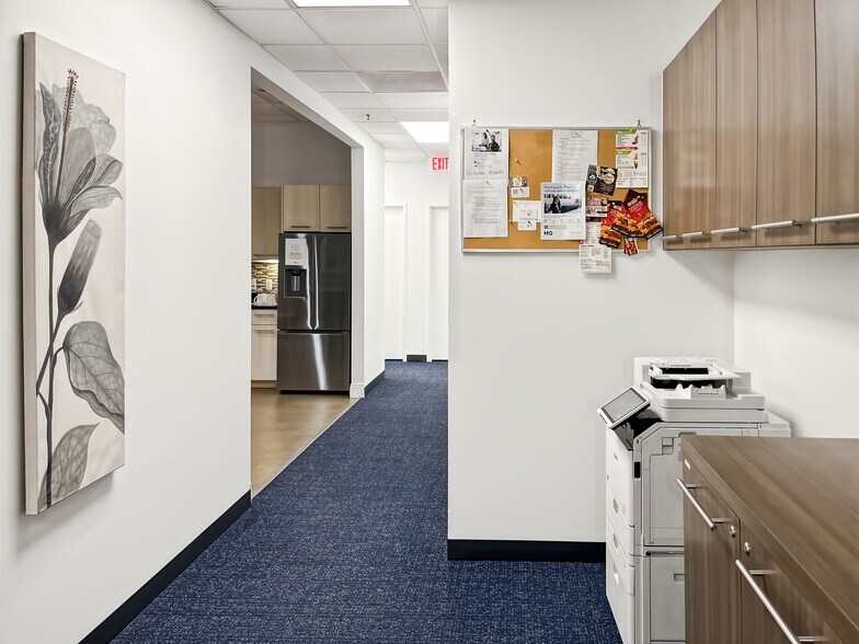 More Photos Of 41430 Grand River Ave, Novi Coworking Space