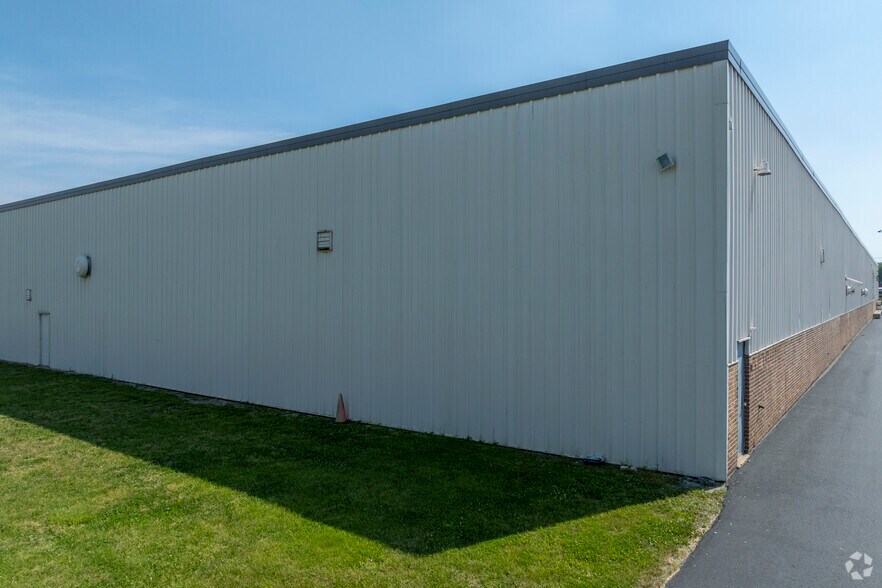 More Photos Of 1810 N 5th Ave, River Grove Warehouse For Lease