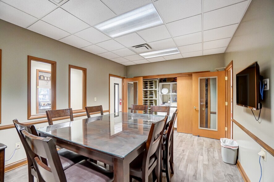 More Photos Of 8900 N Dixie Dr, Dayton Medical For Lease