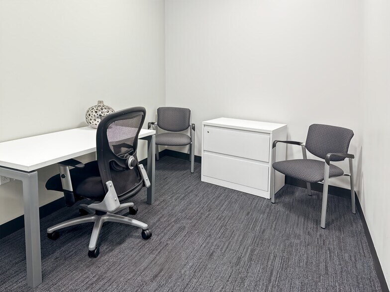 More Photos Of 201 St. Charles Ave, New Orleans Coworking Space