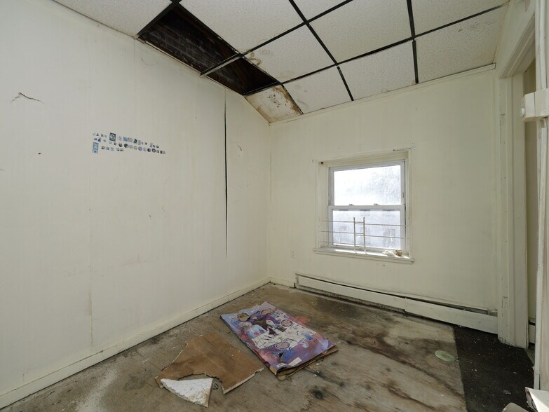 More Photos Of 170 Chambers St, Newburgh Apartments For Sale