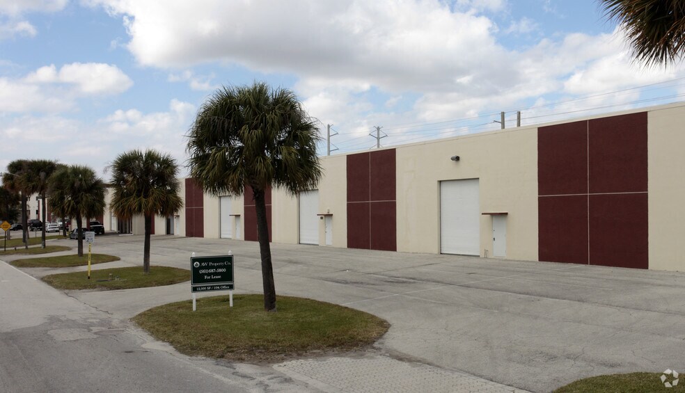 More Photos Of 1205-1421 Hill Ave, Mangonia Park Warehouse For Lease
