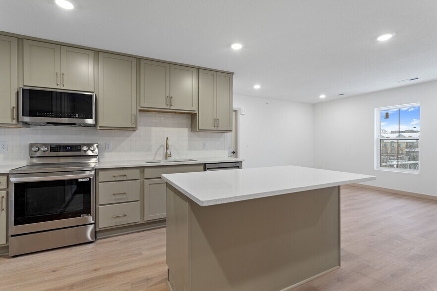 More Photos Of 814 6th St SE, Minneapolis Apartments For Sale