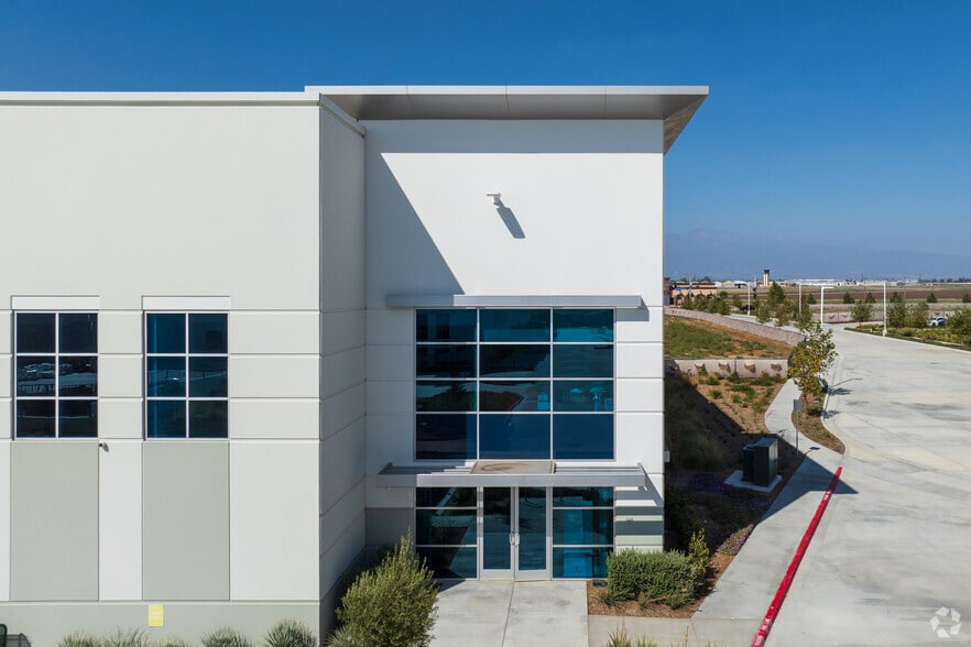 More Photos Of 15790 Terminal Ct, Chino Warehouse For Lease