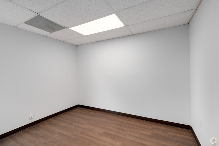 More Photos Of 3443-3479 Parkway Center Ct, Orlando Unknown For Lease