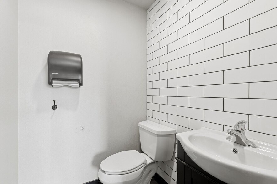 More Photos Of 6468 US Highway 93 S, Whitefish General Retail For Sale