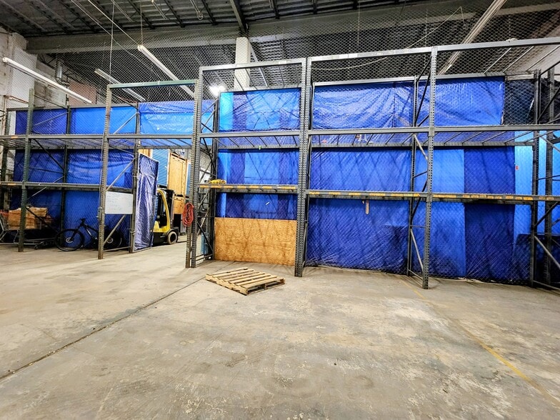 More Photos Of 210 42nd St, Brooklyn Warehouse For Lease