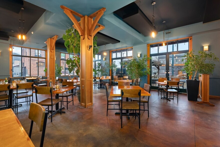 More Photos Of 102 S 1st Ave, Sandpoint Storefront Retail Office For Sale