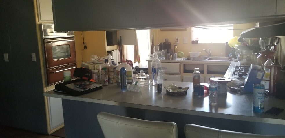 More Photos Of 2435 S K St, Tulare Bar For Sale