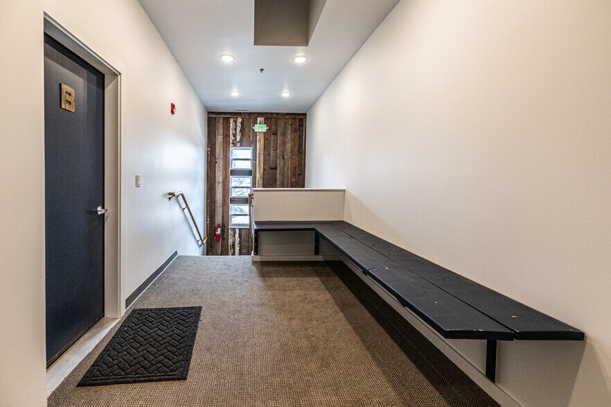 More Photos Of 121 Honeysuckle St, Bellevue Warehouse For Sale