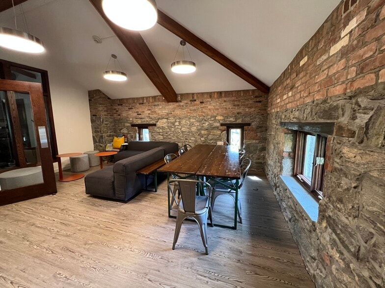 More Photos Of 94 N Broadway, Irvington Office For Lease
