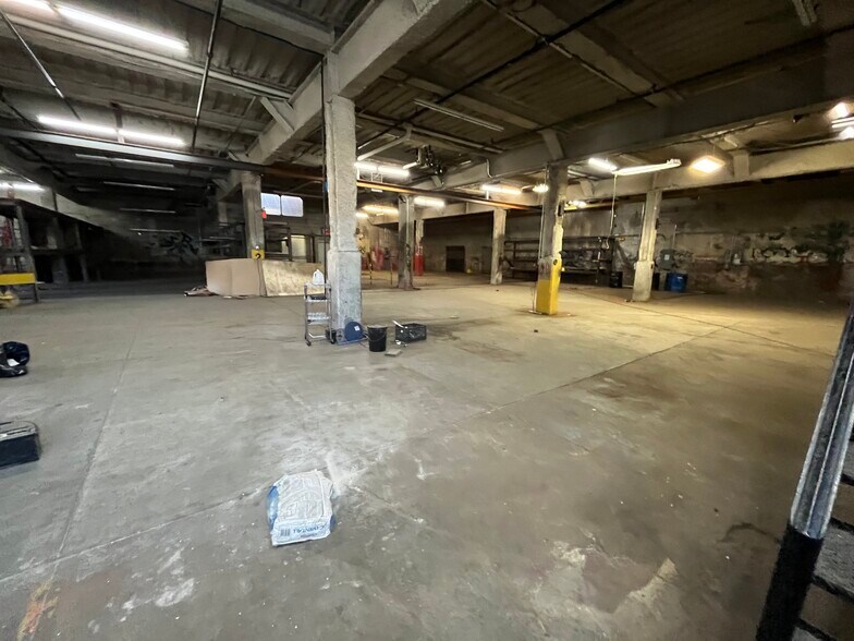 More Photos Of 100 Hinsdale St, Brooklyn Warehouse For Lease