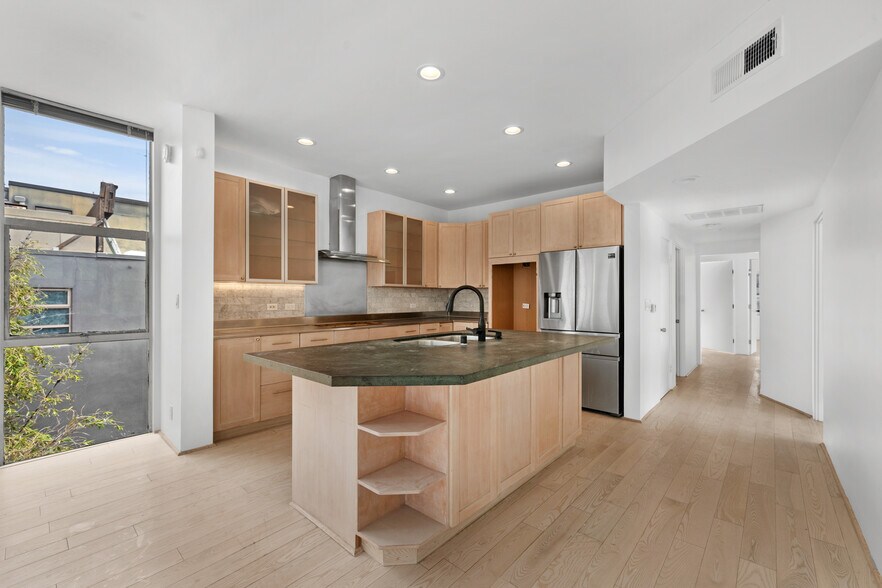 More Photos Of 22 28th Ave, Venice Apartments For Sale