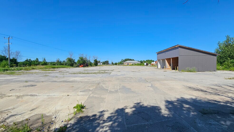 More Photos Of 482 Russett Dr, Arnprior Land For Lease