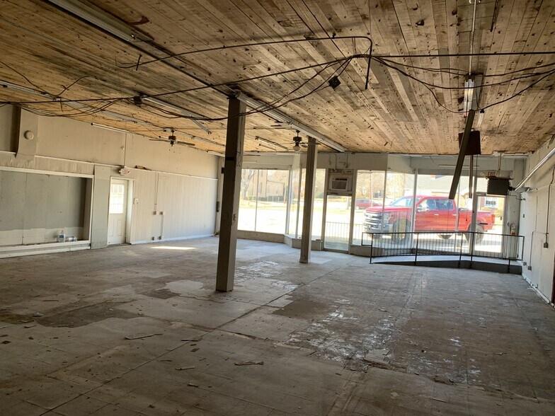 More Photos Of 1211 S Main St, Lillington Freestanding For Sale