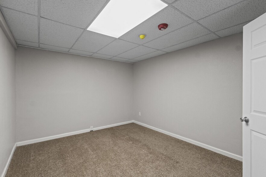 More Photos Of 1610 W Park Ave, Orange Service Station For Sale