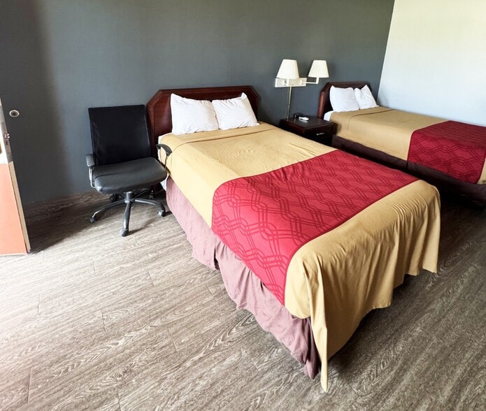 More Photos Of 111 Martinez St, Junction Hotel For Sale