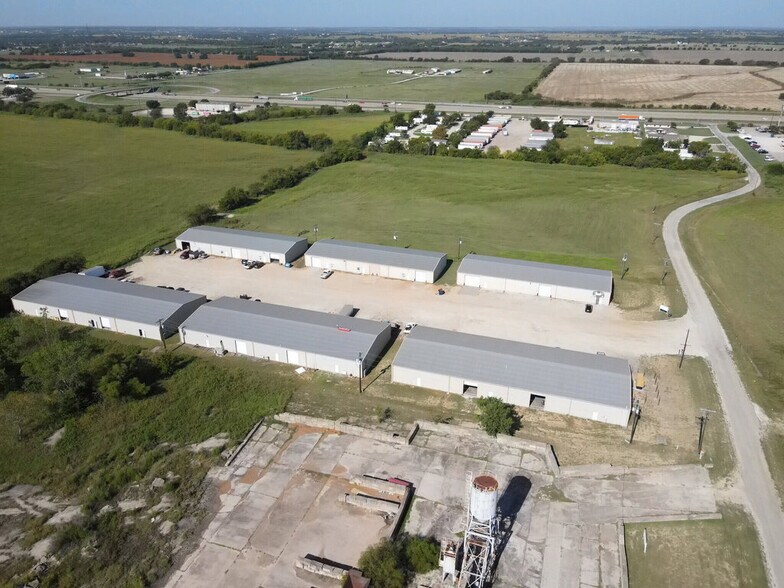 More Photos Of 900 Utility Rd, Sanger Unknown For Lease