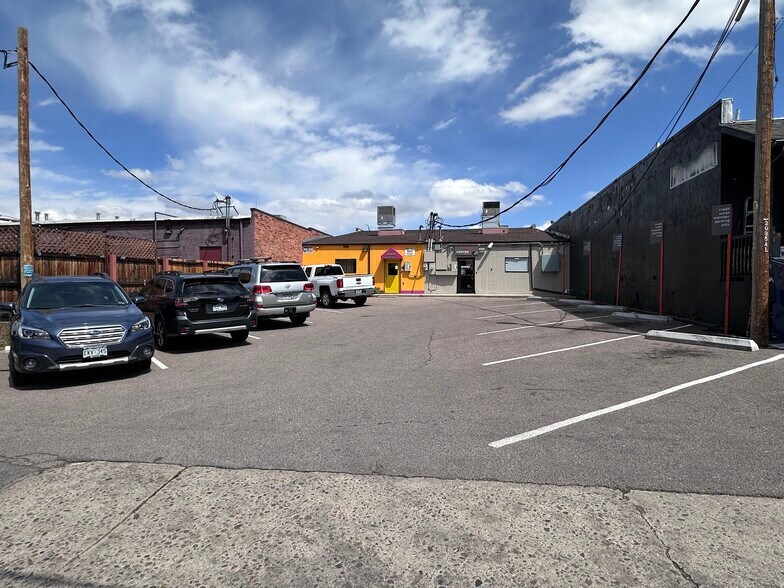 More Photos Of 2025-2027 S University Blvd, Denver Storefront For Lease