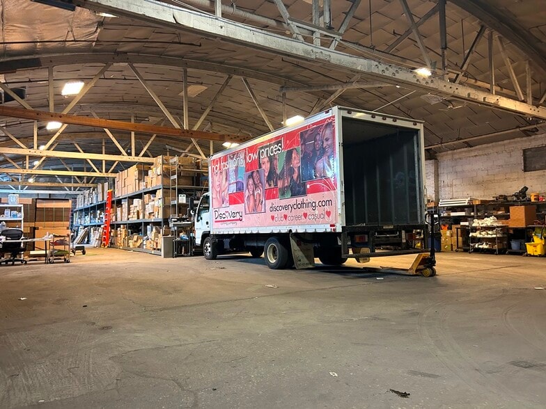 Primary Photo Of 4300 N Knox Ave, Chicago Warehouse For Sale