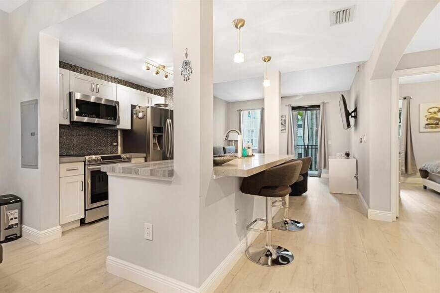 More Photos Of 533 NE 3rd Ave, Fort Lauderdale Apartments For Sale