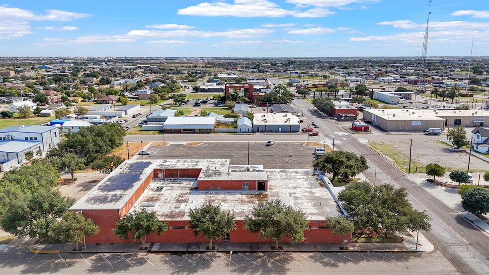 More Photos Of 201 E Illinois Ave, Midland Office For Sale