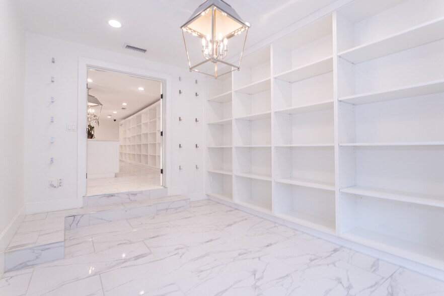 More Photos Of 6017 Melrose Ave, Los Angeles Storefront Retail Residential For Lease
