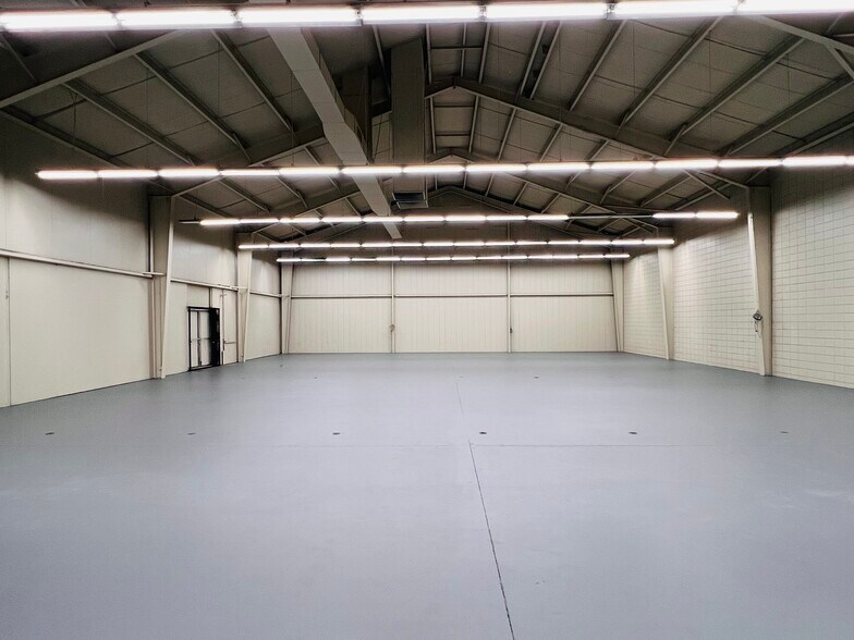 More Photos Of 2219 Fair Park Ave, Los Angeles Warehouse For Lease