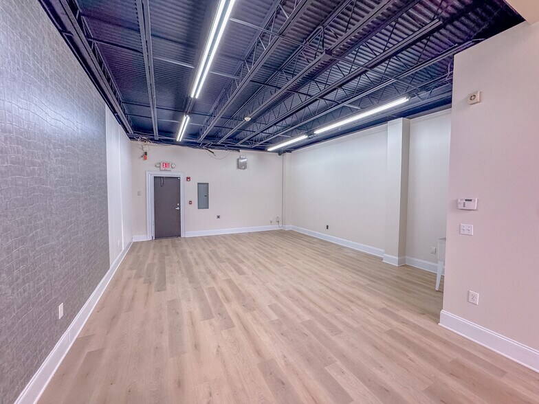 More Photos Of 800 Langford Dr, Norcross Light Distribution For Lease