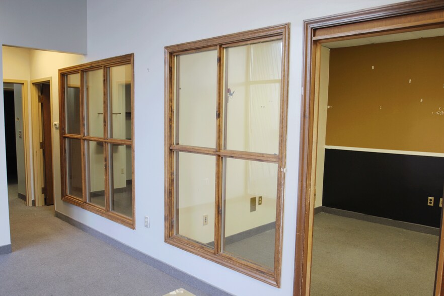 More Photos Of 2656 S Arlington Rd, Akron Office For Lease