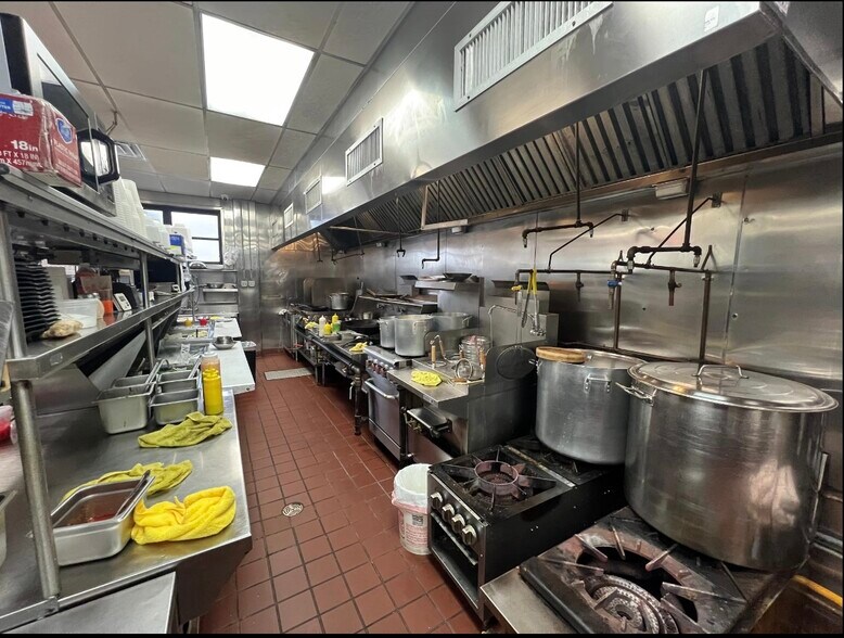 More Photos Of 2305 Darby Rd, Havertown Restaurant For Lease