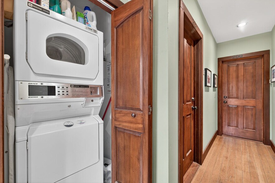 More Photos Of 3300 Broadway St, Sacramento Storefront Retail Office For Lease