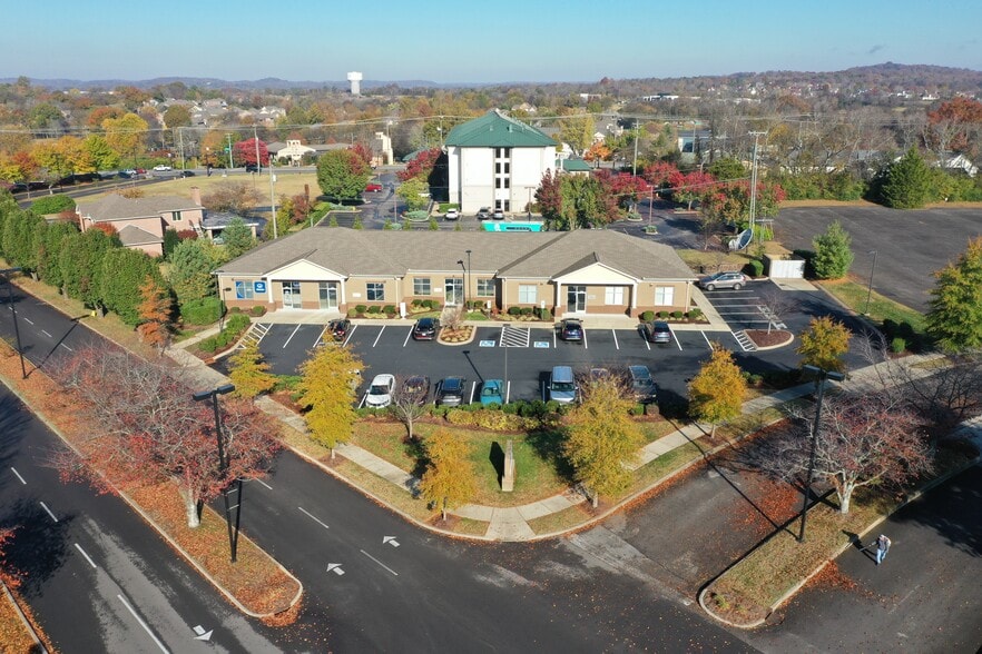 Primary Photo Of 105 Bluegrass Commons Blvd, Hendersonville Office For Lease