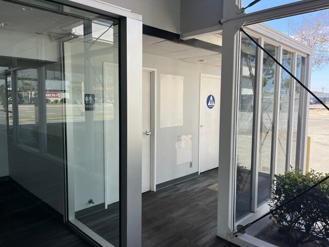 More Photos Of 20505-20555 Hawthorne Blvd, Torrance Land For Lease