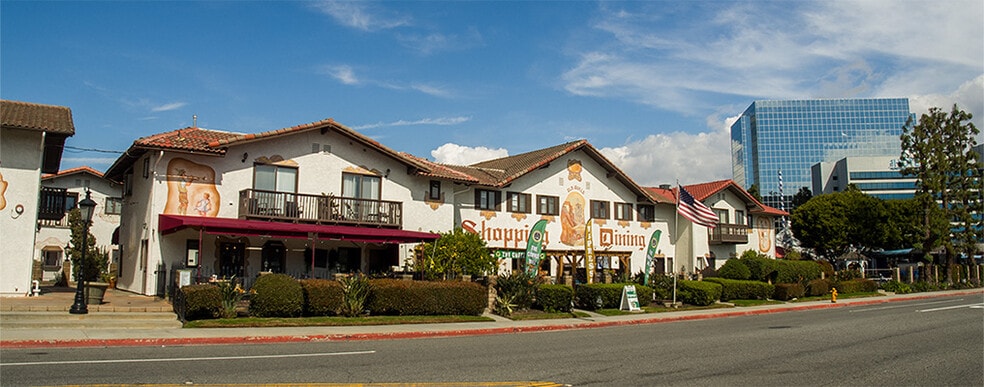 More Photos Of 7561 Center Ave, Huntington Beach Storefront Retail Office For Lease