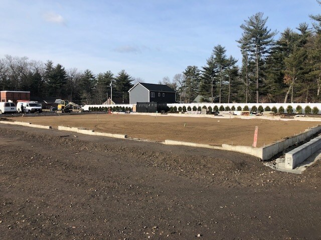 More Photos Of 212 Southampton Rd, Westfield Freestanding For Lease