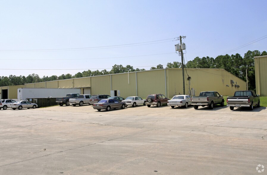 More Photos Of 25 Artley Rd, Savannah Unknown For Lease