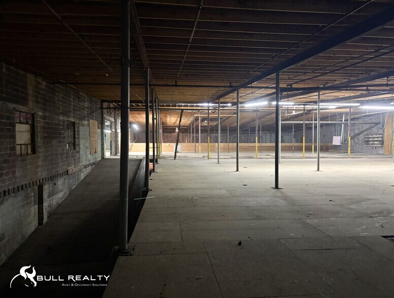 More Photos Of 406 Fourth Ave, Dalton Manufacturing For Sale