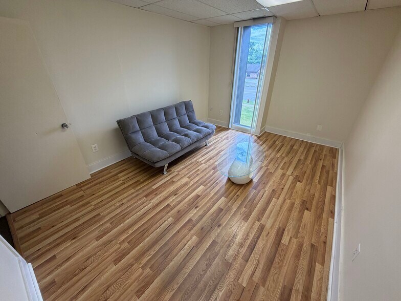 More Photos Of 17320 W 12 Mile Rd, Southfield Unknown For Lease