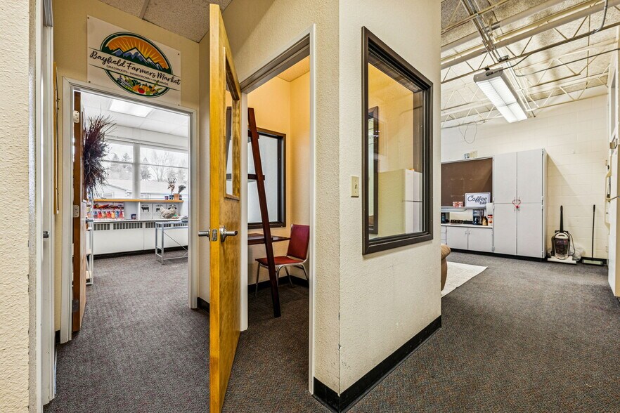More Photos Of 658 S East St, Bayfield Flex For Sale