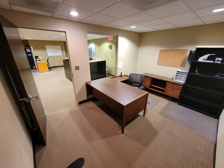 More Photos Of 11700-11706 Bowman Green Dr, Reston Office For Sale