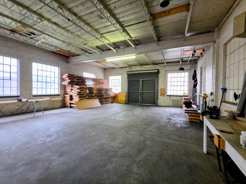 More Photos Of 1416 Lewis St, Charleston Warehouse For Sale