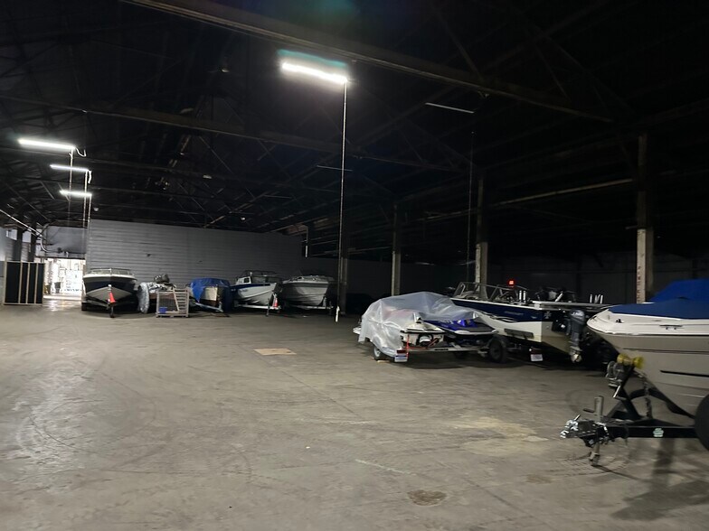 More Photos Of 341 Goddard Rd, Wyandotte Self Storage For Sale