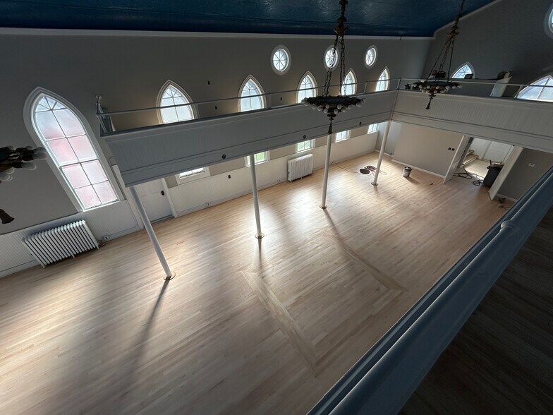 More Photos Of 168 Archibald St, Burlington Storefront Retail Office For Lease