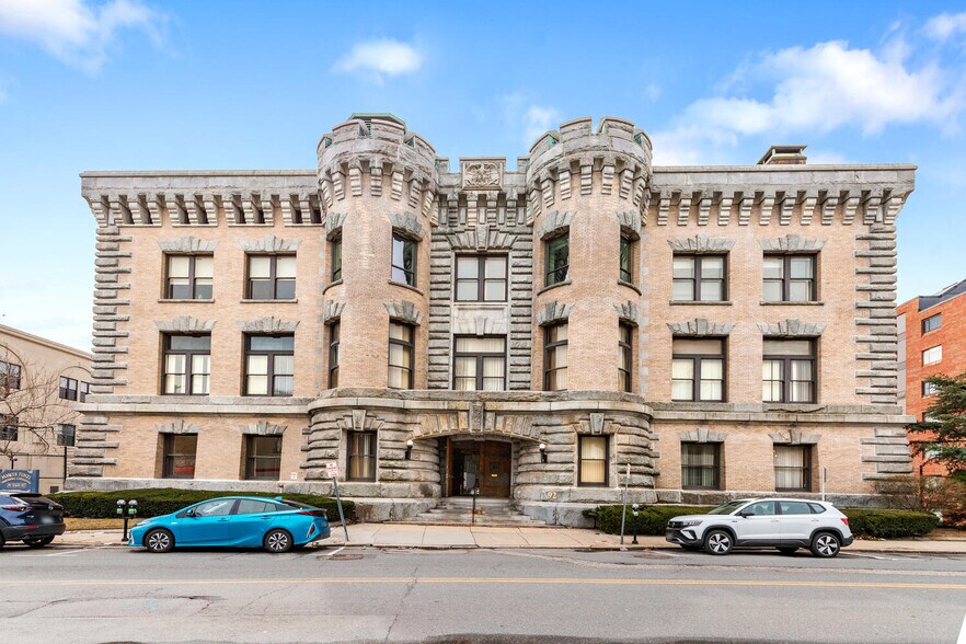 More Photos Of 92 High St, Medford Medical For Sale