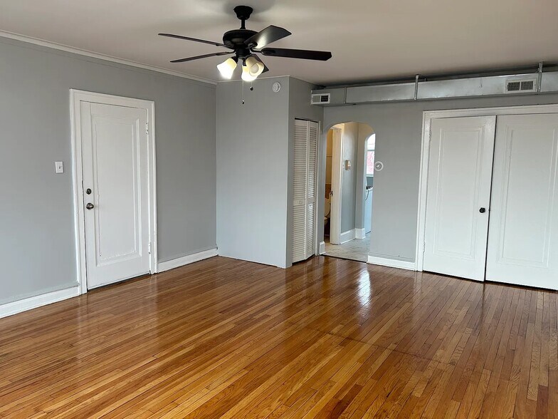 More Photos Of 5701 W Roosevelt Rd, Cicero Apartments For Lease