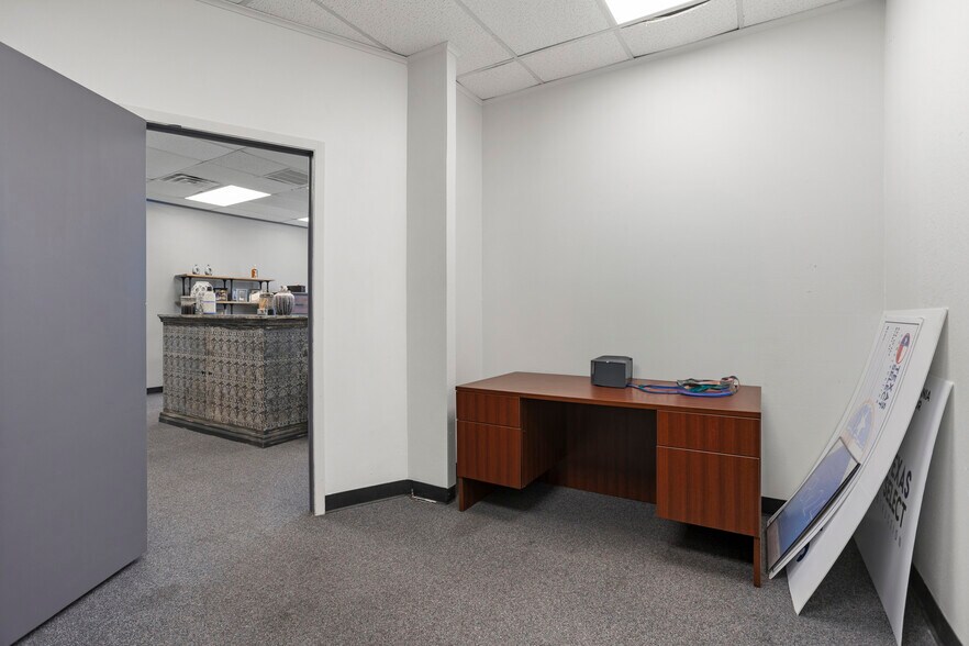 More Photos Of 910 Collier St, Fort Worth Loft Creative Space For Lease